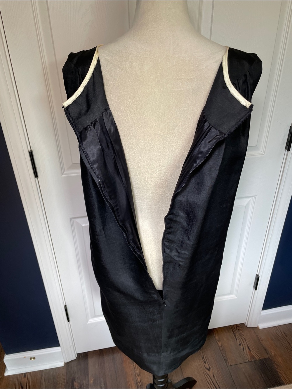 Vintage 60s Raw Silk Handmade Black Sleeveless Sheath Midi Dress Size 8 - Picture 6 of 10
